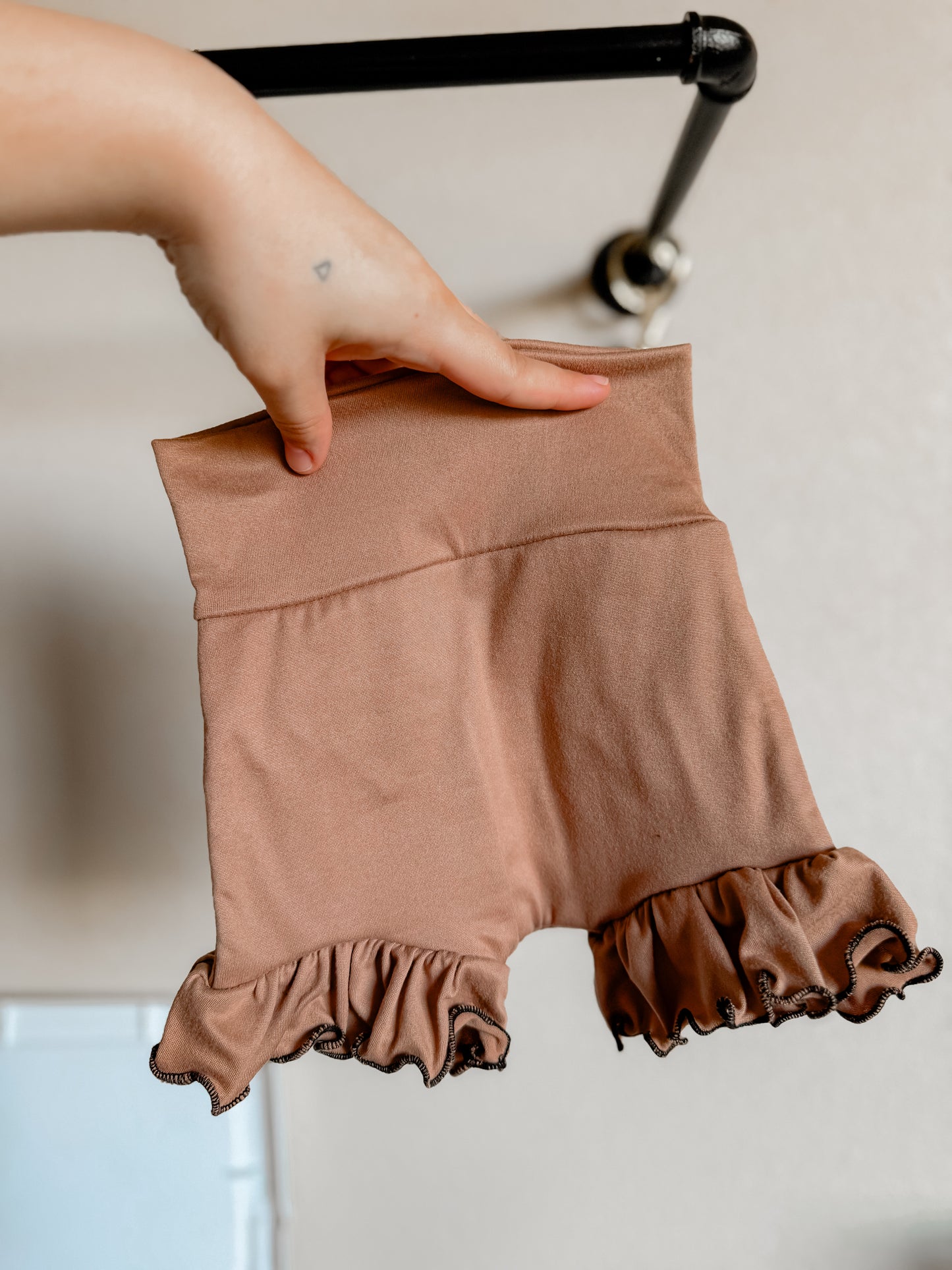 9-12m Ruffle Shorties